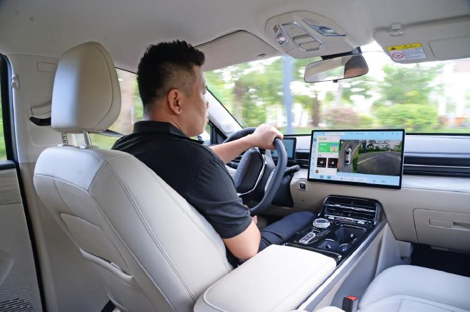 Wuling Starlight test drive experience fully meets the commuting needs.