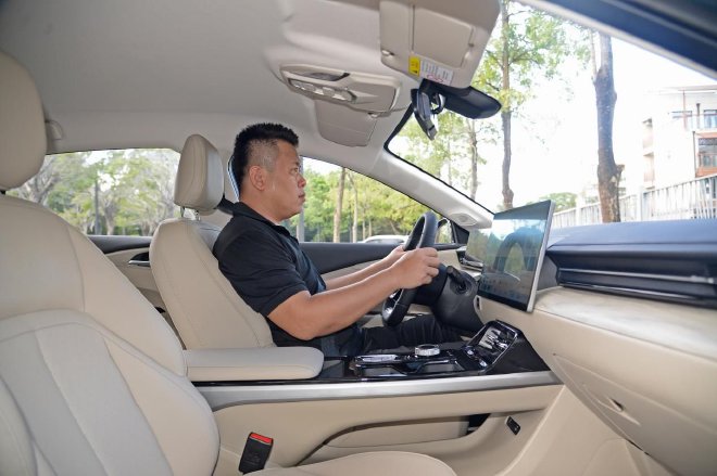 Wuling Starlight test drive experience fully meets the commuting needs.