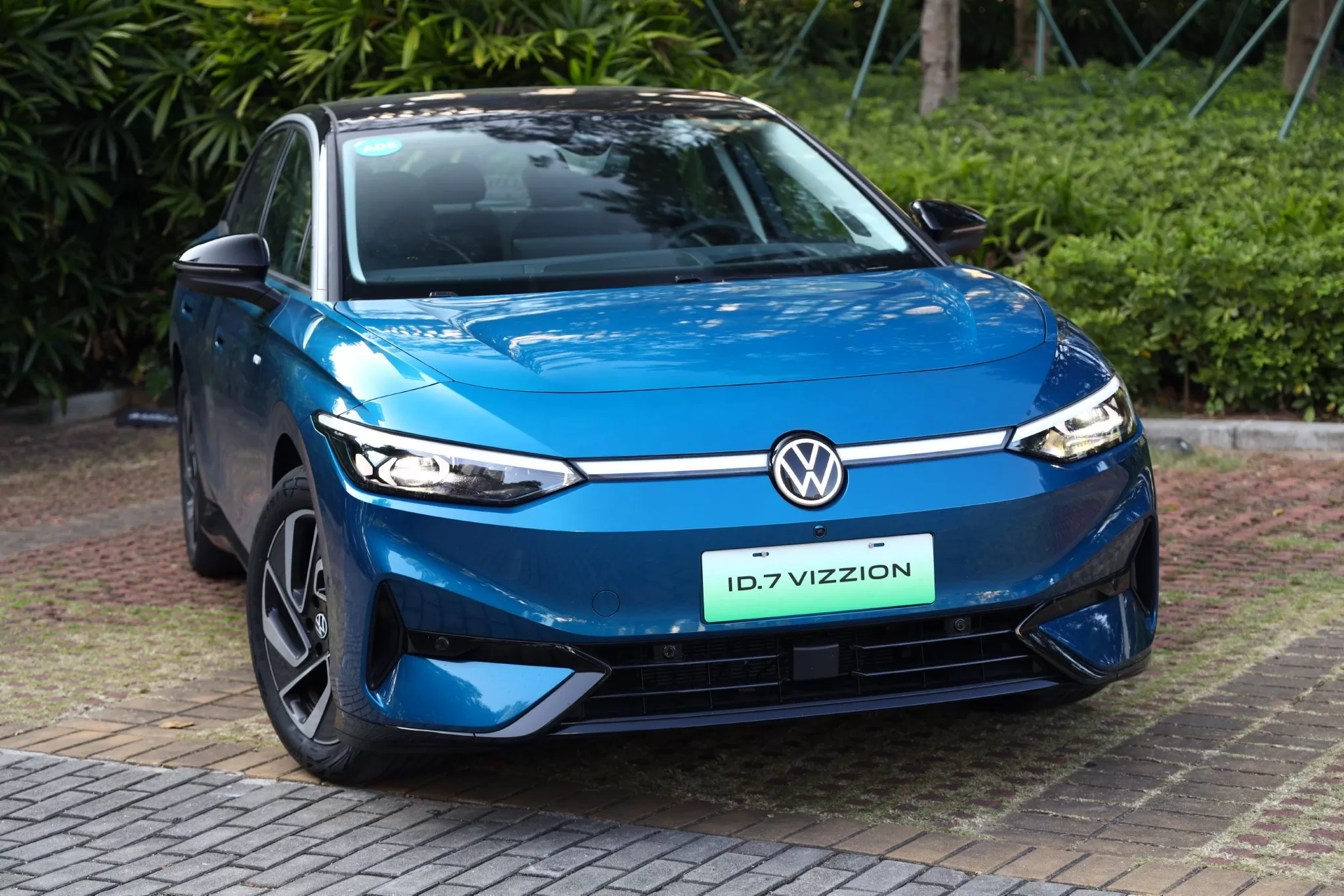 Experience the Volkswagen ID.7 VIZZION: A Flagship Pure Electric Sedan