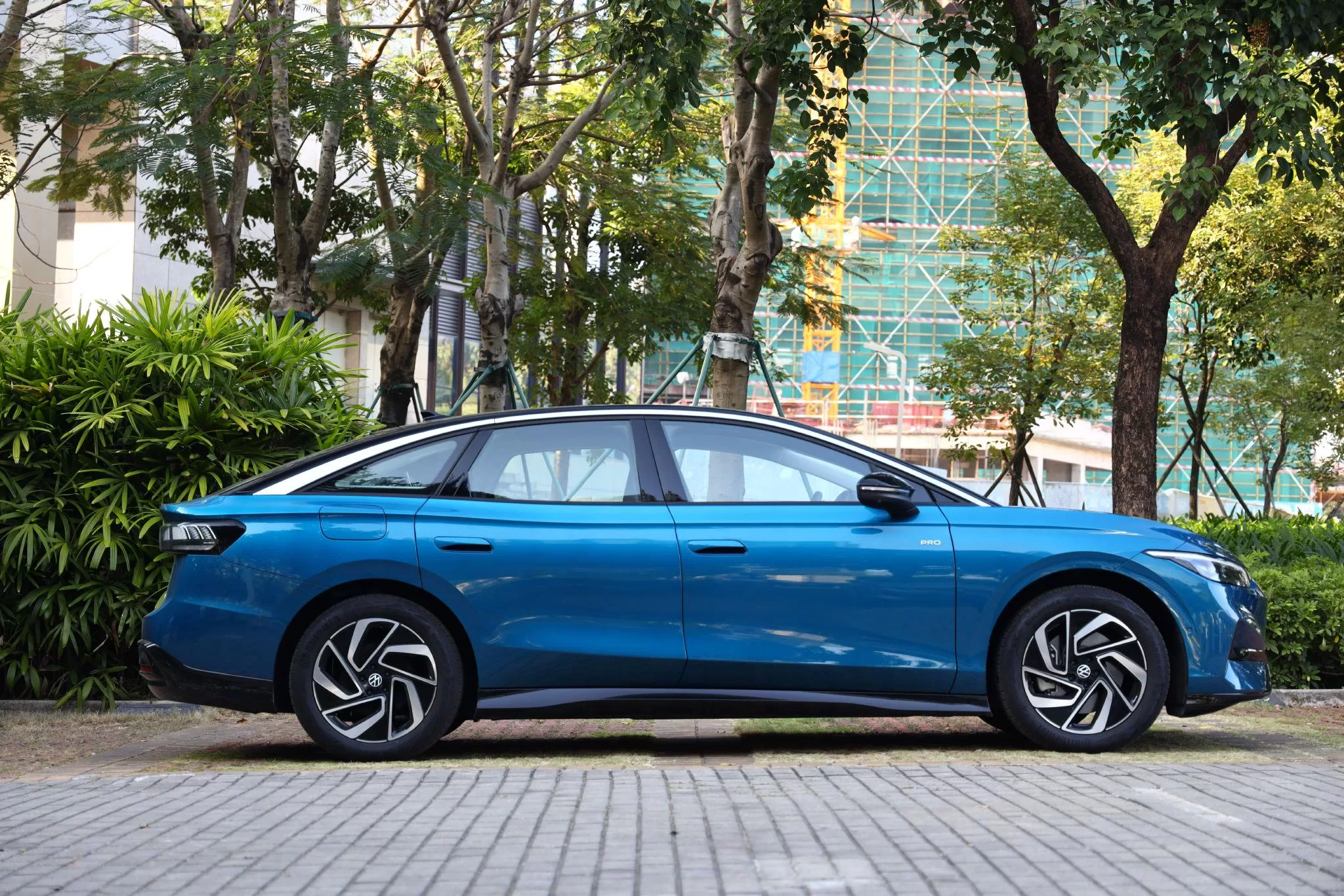 Experience the Volkswagen ID.7 VIZZION: A Flagship Pure Electric Sedan