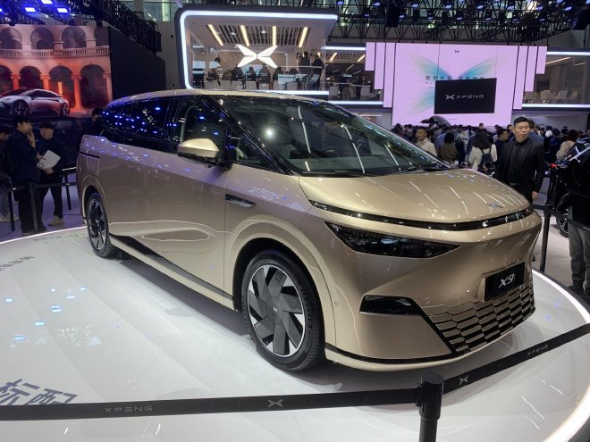 2023 Guangzhou Auto Show: Xiaopeng X9 pre-sale starting at 388,000 yuan (54300$).