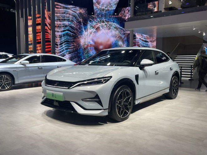 2023 Guangzhou Auto Show: BYD Song L Jiyunqing color scheme makes its first appearance.