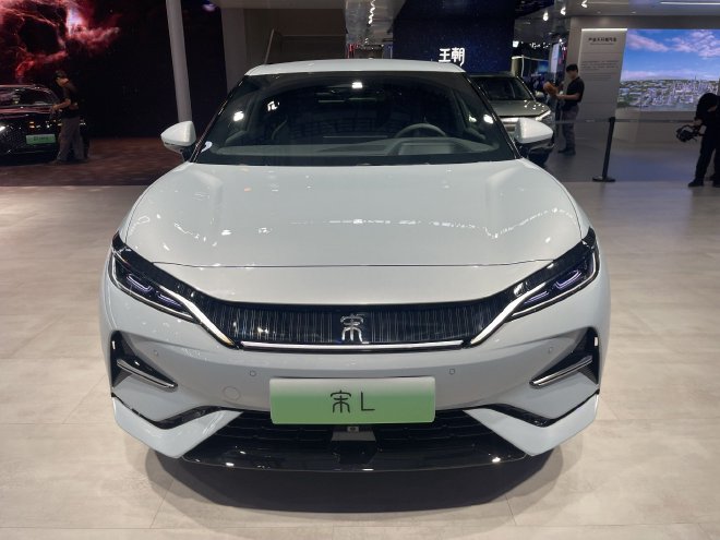 2023 Guangzhou Auto Show: BYD Song L Jiyunqing color scheme makes its first appearance.