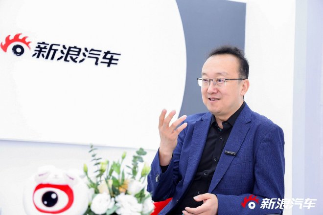 Mu Jun: High-performance cars should have a place in China.