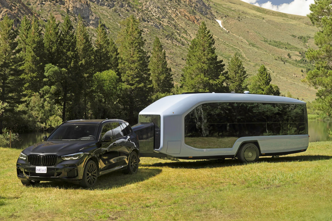 Pebble Flow: The Revolutionary Smart Trailer Motorhome