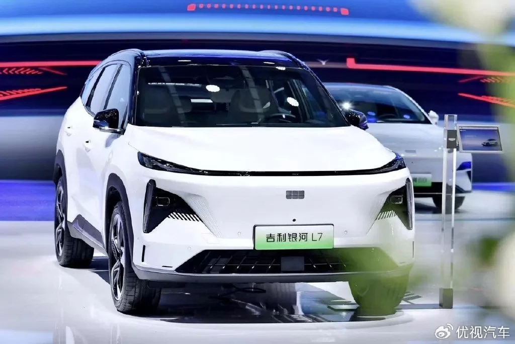 BYD Song PLUS DM-i vs Galaxy L7: A Battle of Plug-in Hybrid SUVs