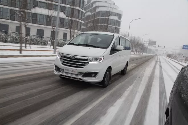 Ruifeng M3 PLUS HEV: A Low-Cost, Spacious MPV with Hybrid Power