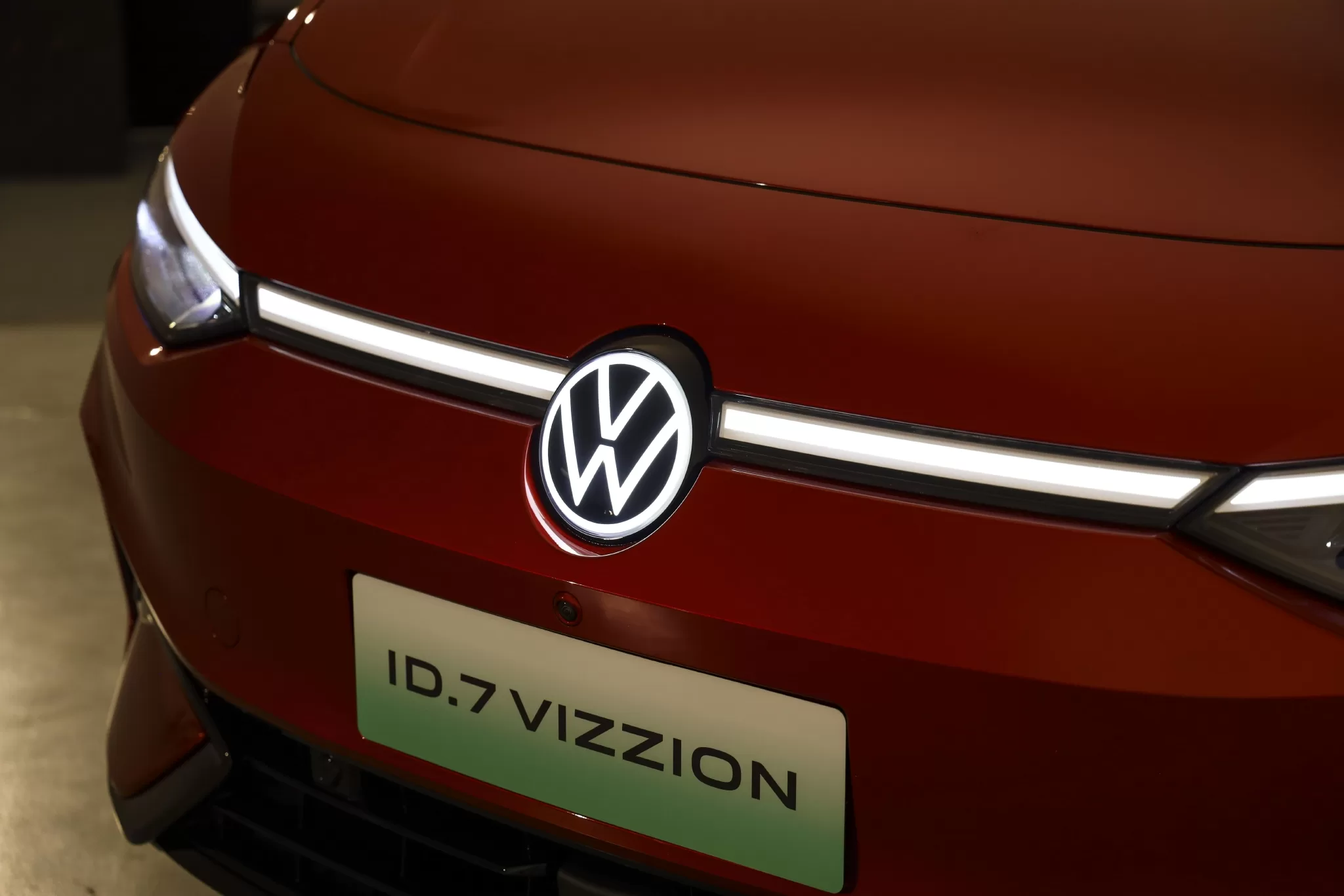 Discover the Volkswagen ID.7 VIZZION: Price, Design, and Performance