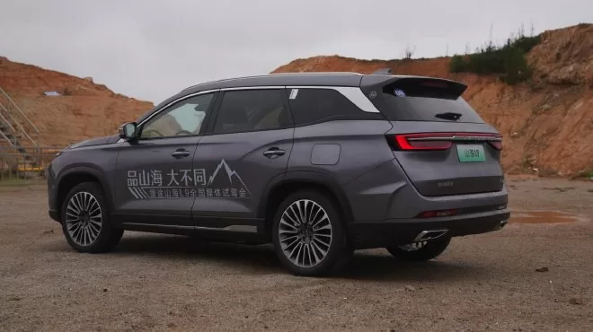 JETOUR Shanhai L9: A Stylish, Powerful, and Affordable Plug-In Hybrid SUV