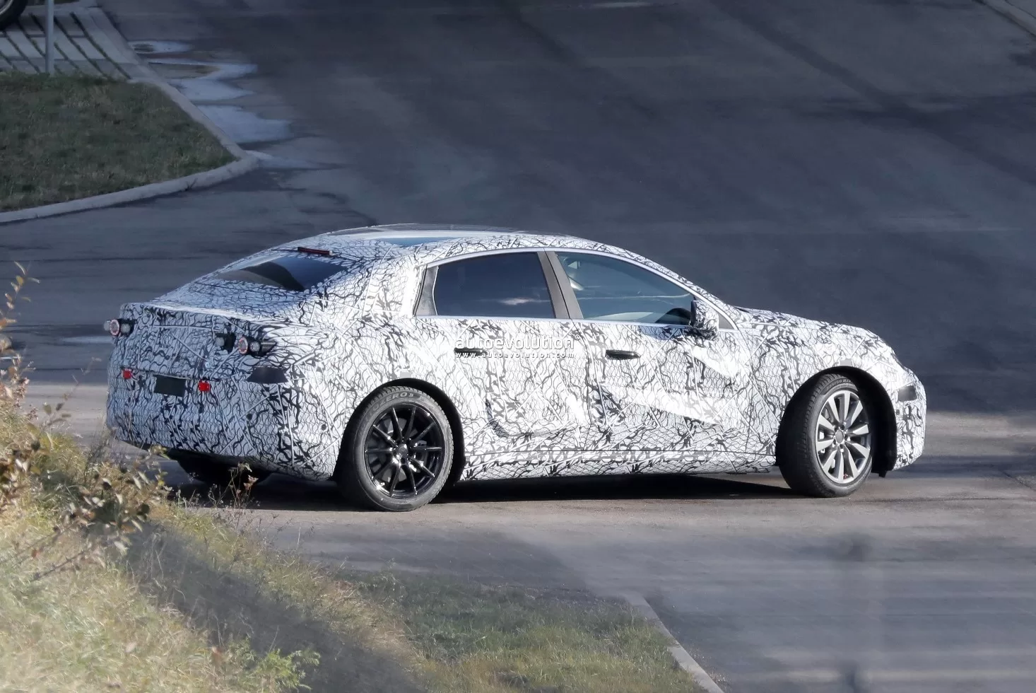 Exclusive Spy Photos of Mercedes-Benz C-Class Electric Version Revealed by AutoEvolution