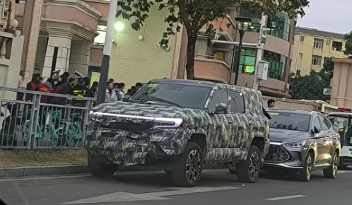 Leopard 8 Road Test: Spy Photos Reveal Exciting New Features and Design