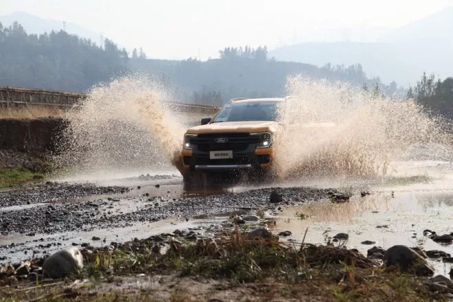 Unveiling the All-New Ford Ranger: Off-Road Test Drive & In-Depth Review