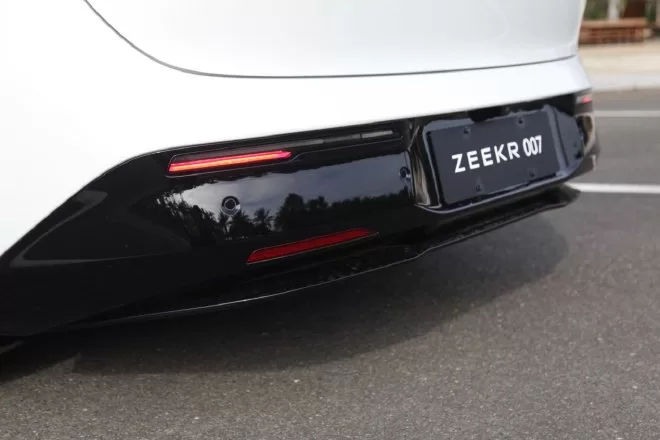 Discover the Luxury and Technology of the Zeekr 007 Intelligent Sedan