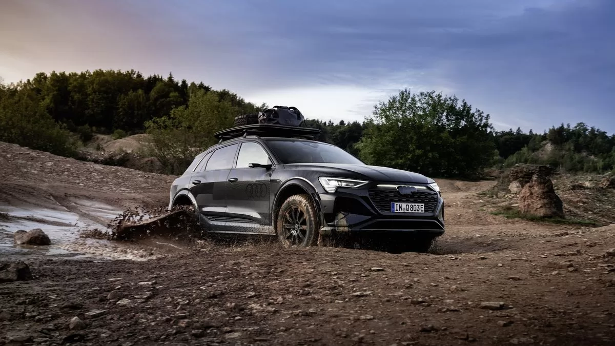 Audi Unveils Limited Edition Q8 e-tron Dakar Model for 2024 Rally Enthusiasts