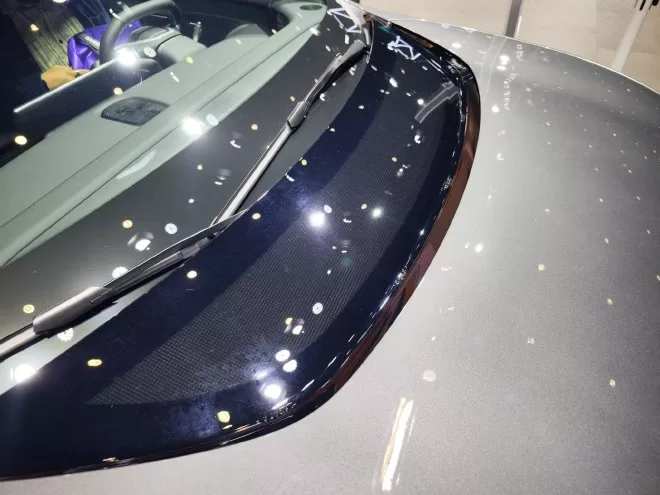 Avita 12: New Energy Luxury Sedan Debuts at Haikou Exhibition