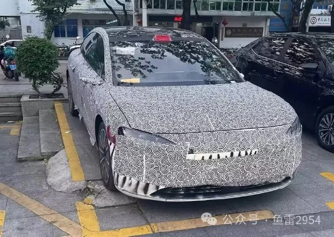 Exclusive: New STELATO X4 Electric Sedan Spy Photos Revealed - Huawei and BAIC Collaboration