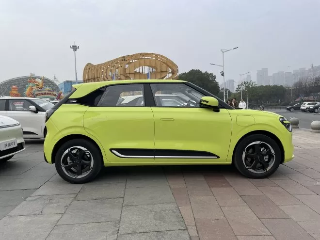 Discover the Dongfeng Nano 01: A Smart and Stylish Electric Car with Impressive Features