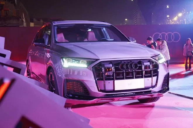 Unveiling the Audi SQ7 Night Rider Edition: Luxury, Performance, and Technology in One Car