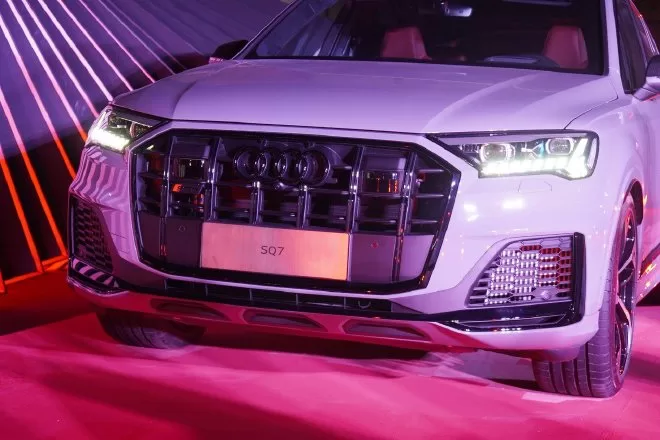 Unveiling the Audi SQ7 Night Rider Edition: Luxury, Performance, and Technology in One Car