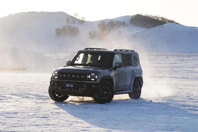 JETOUR Traveler: Off-Road SUV Review & Ice/Snow Performance Test