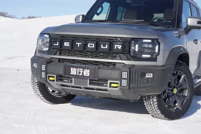 JETOUR Traveler: Off-Road SUV Review & Ice/Snow Performance Test