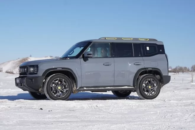 JETOUR Traveler: Off-Road SUV Review & Ice/Snow Performance Test