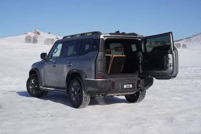 JETOUR Traveler: Off-Road SUV Review & Ice/Snow Performance Test