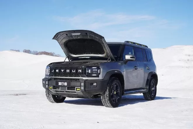 JETOUR Traveler: Off-Road SUV Review & Ice/Snow Performance Test