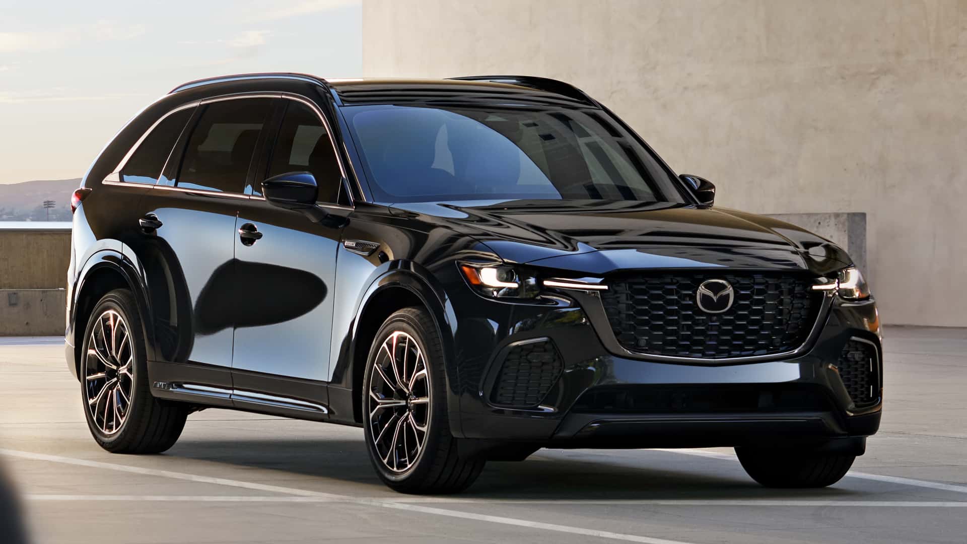 Introducing the New Mazda CX-70: Sporty Design, Hybrid Power, and Smart Integration