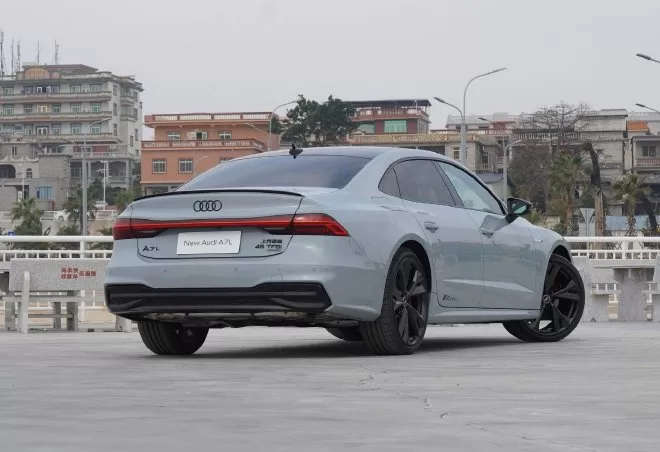 New SAIC Audi A7L RS Kit Racing Version: A Closer Look at the Upgraded Model and Features