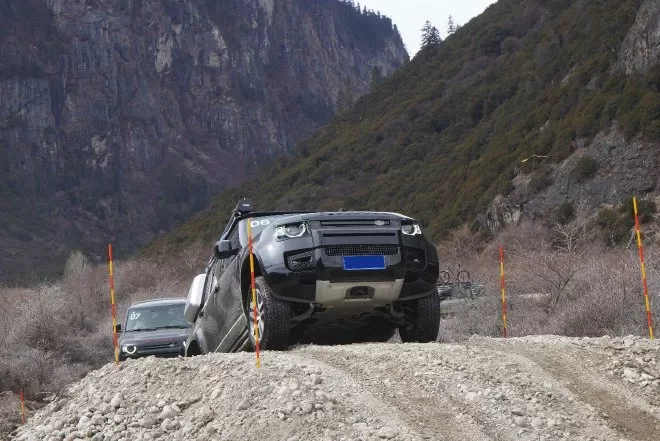 Unstoppable Defender: Land Rover Event in Nyingchi, Yunnan-Tibet