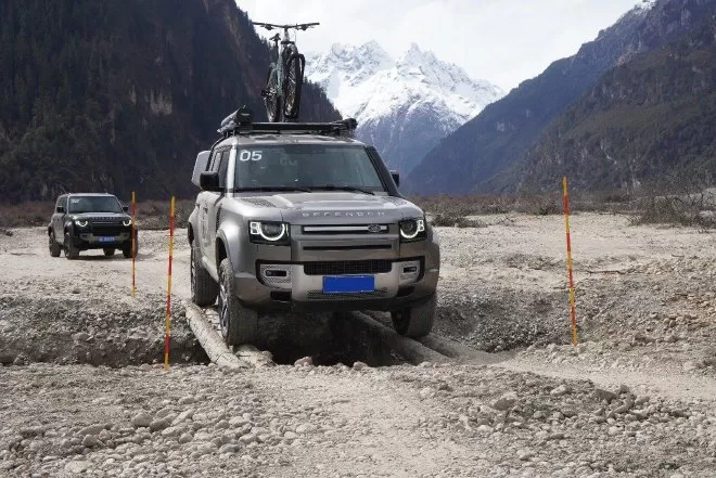 Unstoppable Defender: Land Rover Event in Nyingchi, Yunnan-Tibet