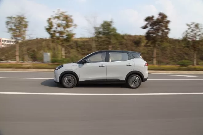 Discover the Impressive Features of the Wuling Baojun PLUS: Range, Design, and Performance