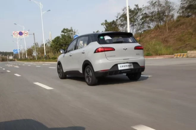 Discover the Impressive Features of the Wuling Baojun PLUS: Range, Design, and Performance