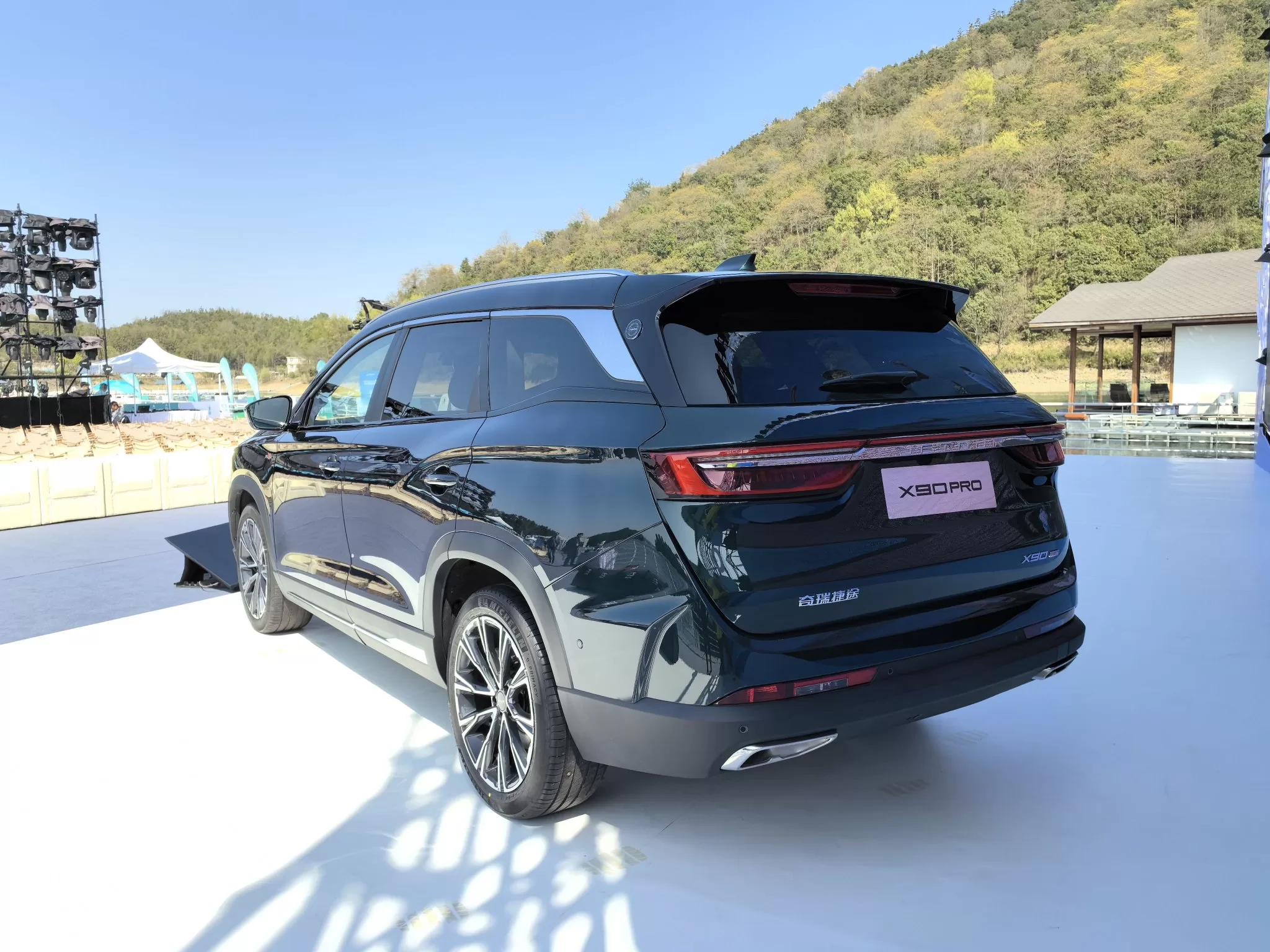 Introducing the JETOUR X90 PRO: A Luxurious 7-Seat SUV for Families