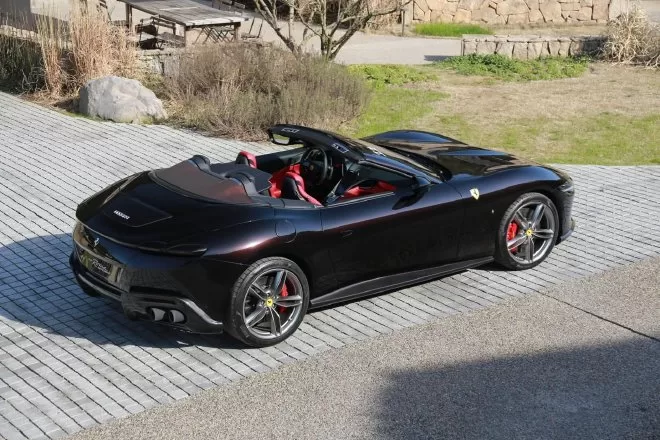 Discover the Beauty and Performance of the Ferrari Roma Spider Convertible