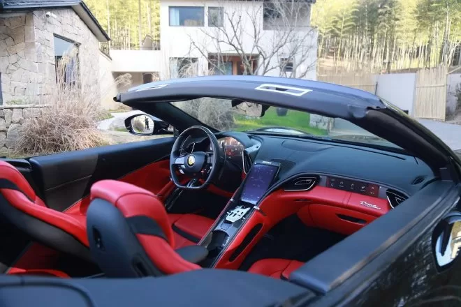 Discover the Beauty and Performance of the Ferrari Roma Spider Convertible