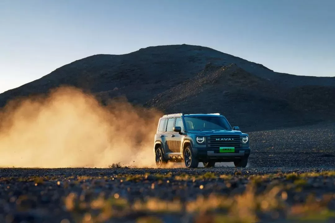 New Energy SUV Showdown: BJ30 vs. Raptor - Which Is the Better Buy?