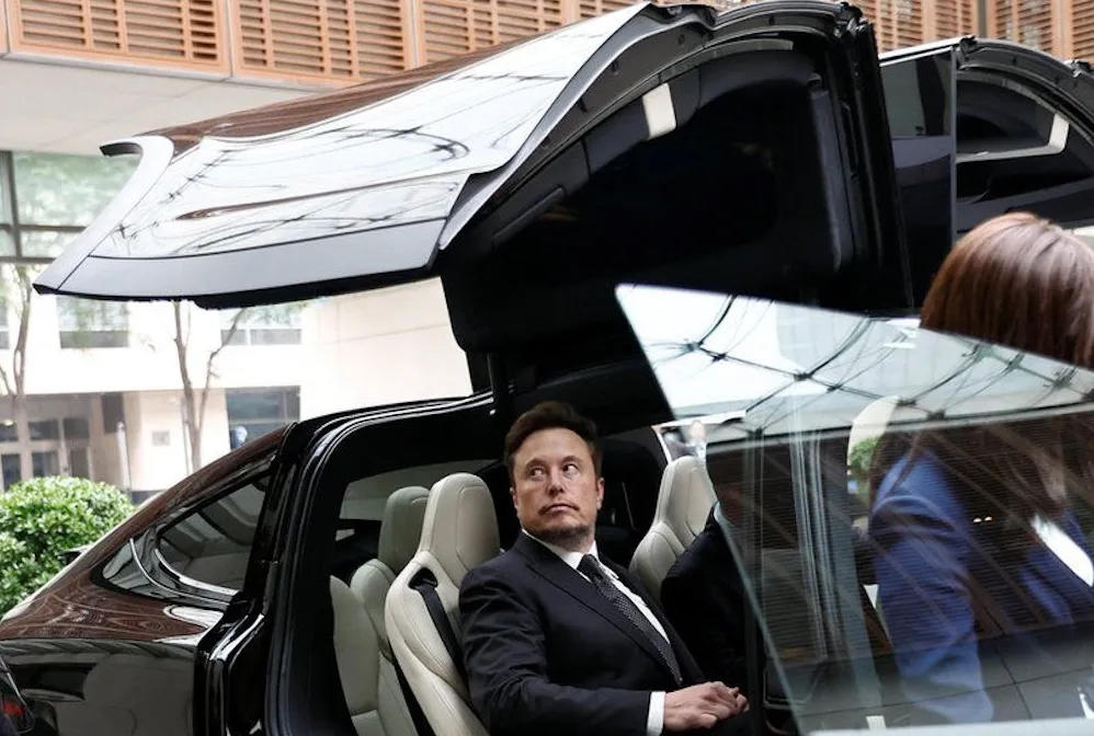 Tesla CEO Musk's Surprise Visit to China Sparks Speculation on FSD Launch in Chinese Market