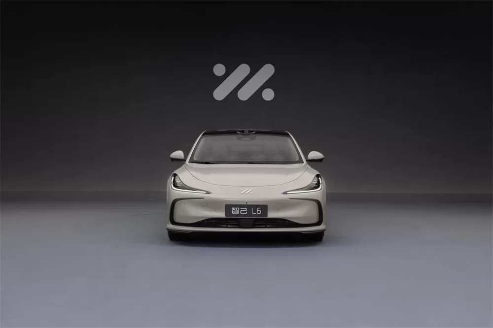 Discover the Future of Smart Cars with the Zhiji L6: Design, Technology, and Performance Unveiled!