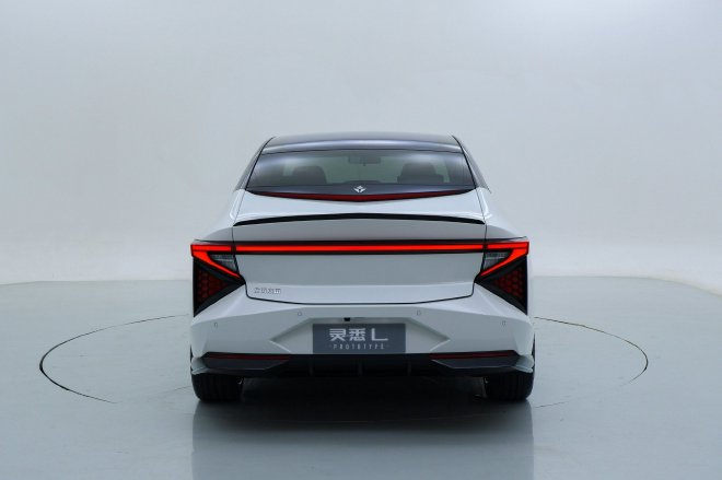 Exploring the Unique Design of the Lingxi L: A Fresh Take on Electric Cars