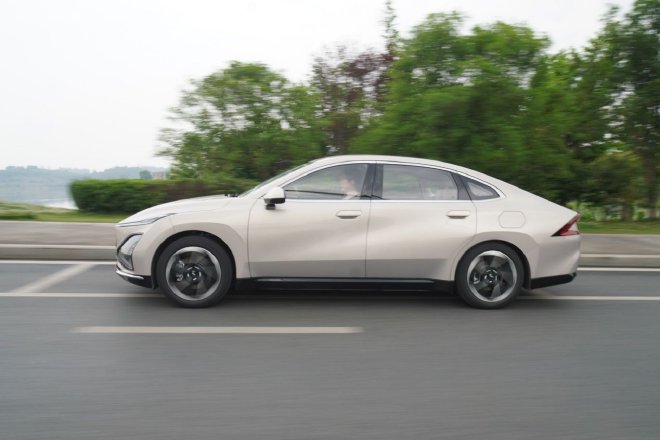 Wuling Rongguang: Affordable B-Class Pure Electric Sedan Review