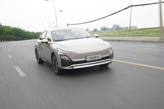 Wuling Rongguang: Affordable B-Class Pure Electric Sedan Review