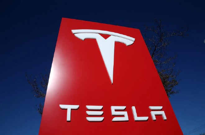 Tesla Stock Plummets 39% in 2022: Analysts Predict Future Challenges