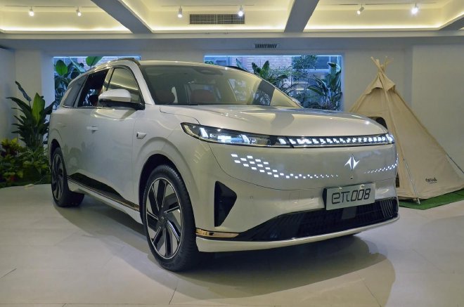 Dongfeng Yipai Unveils eπ008: Family Intelligent SUV with Advanced Technology and Comfort