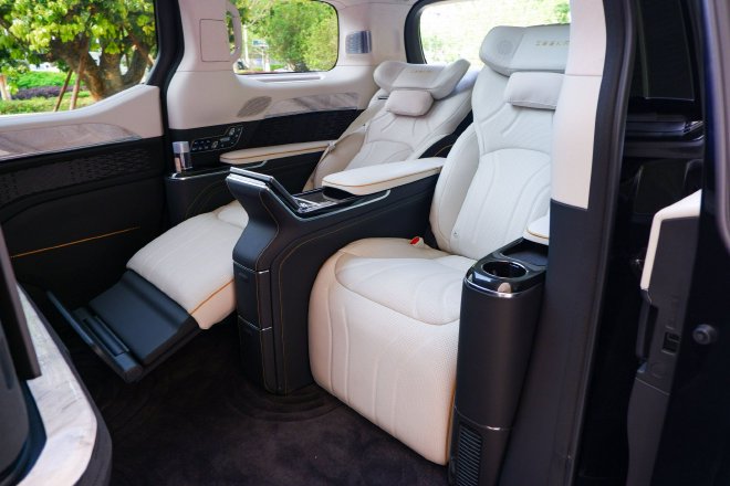 Discover the Luxurious Jike 009 Glory: A High-End MPV Redefining Luxury Travel