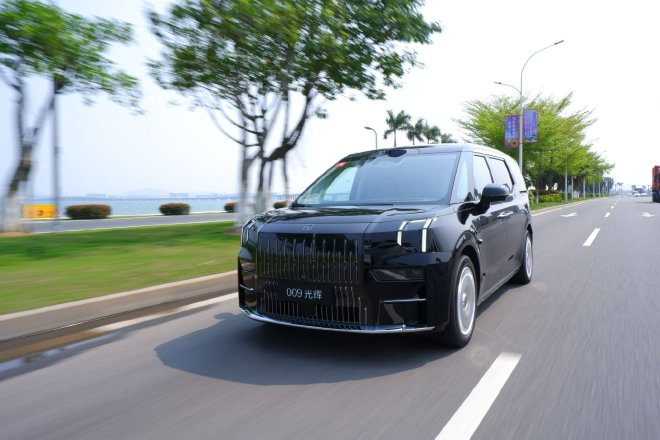 Discover the Luxurious Jike 009 Glory: A High-End MPV Redefining Luxury Travel