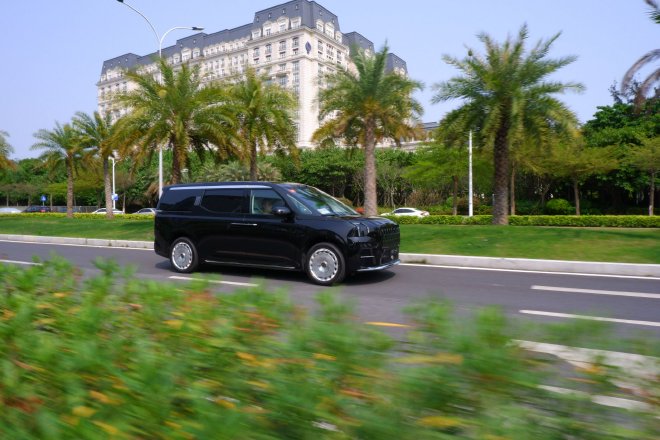 Discover the Luxurious Jike 009 Glory: A High-End MPV Redefining Luxury Travel