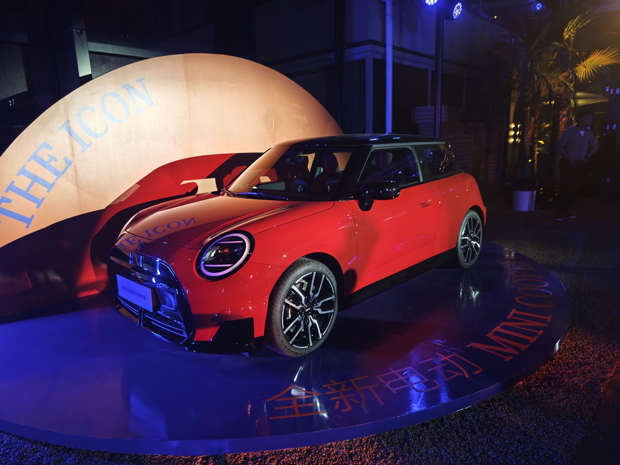 Discover the New MINI COOPER Electric and Gasoline Models!