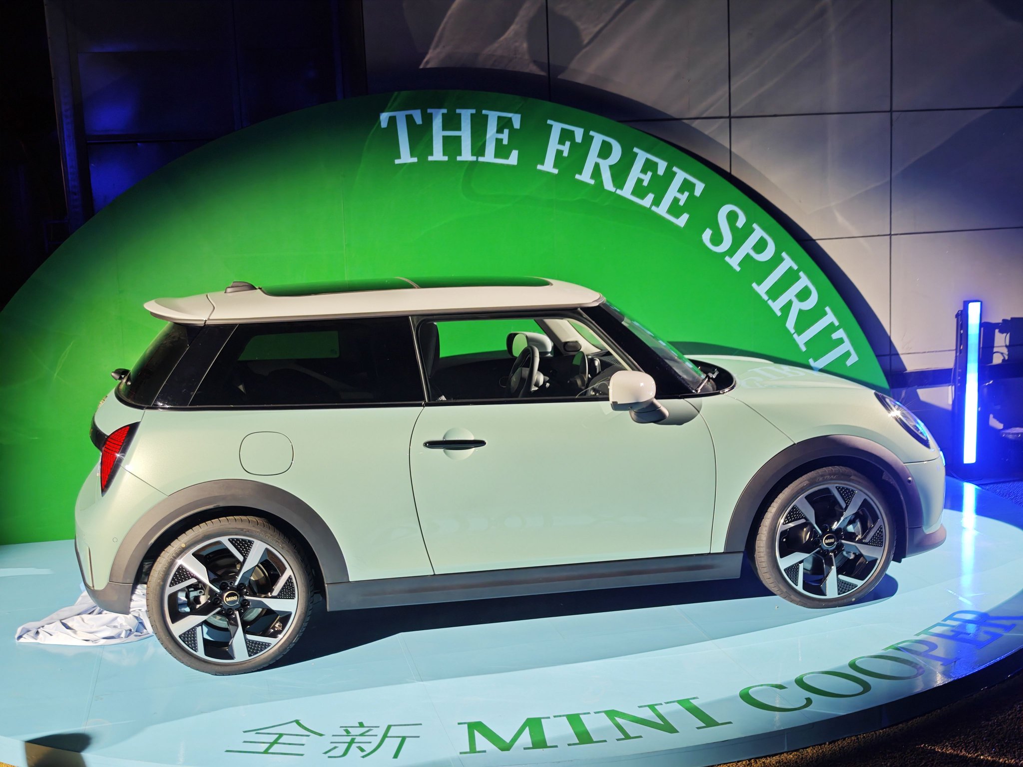 Discover the New MINI COOPER Electric and Gasoline Models!